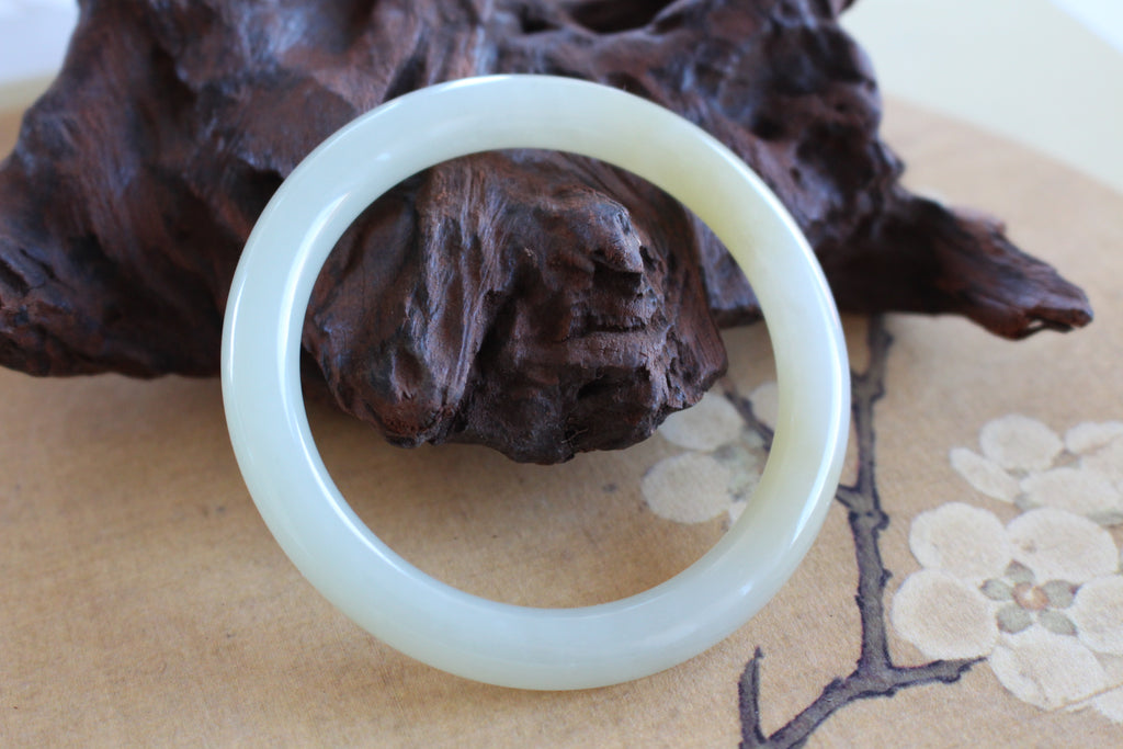 Handcrafted Russian Cream Yellow Jade Bangle Bracelet – 57.8 mm (俄奶黄 ~卡57.8)